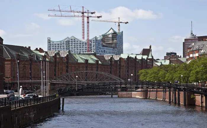 Framed Print : Customs canal to the west with Speicherstadt