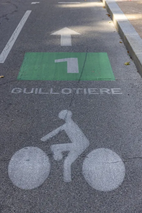 Framed Print : Cycle track no. 1 in the direction of Guillotiere