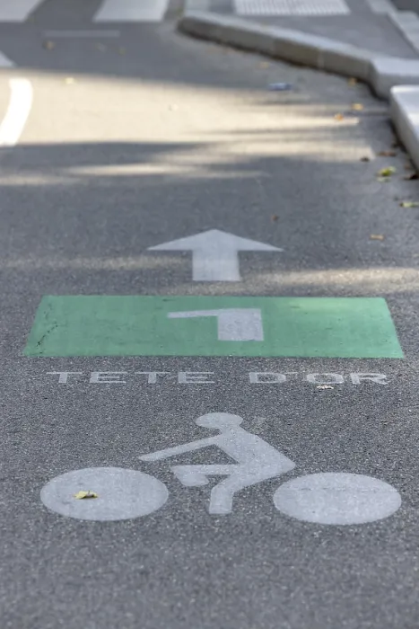 Framed Print : Cycle track no. 1 in the direction of Tete d'Or