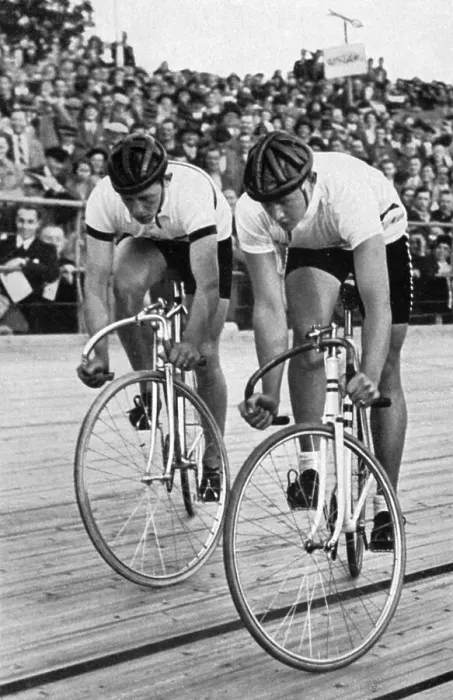 Framed Print : Cycling race, track competition Framed Print : Cycling race, track competition