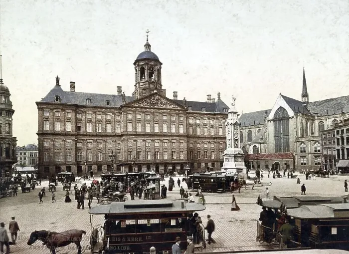 Framed Print : Dam Square with the Royal Palace (left) and the Nieuwe Kerk (right) Framed Print : Dam Square with the Royal Palace (left) and the Nieuwe Kerk (right)
