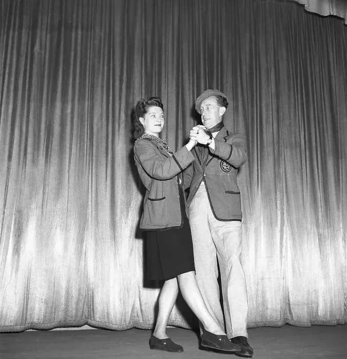 Framed Print : Dancing in the 1940s. A couple in full figure pictured when dancing Framed Print : Dancing in the 1940s. A couple in full figure pictured when dancing