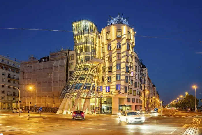 Framed Print : The Dancing House of architects Vlado Milunić and Frank Gehry at dusk Framed Print : The Dancing House of architects Vlado Milunić and Frank Gehry at dusk