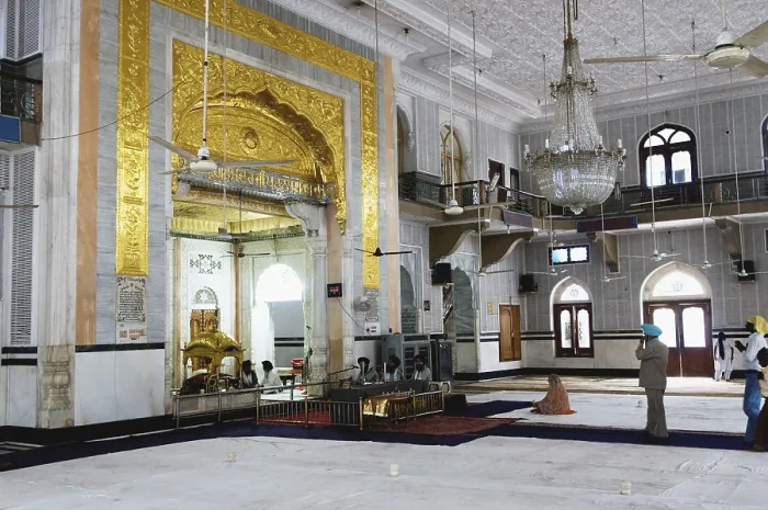 Framed Print : Darbar hall of gurudwara patna sahib