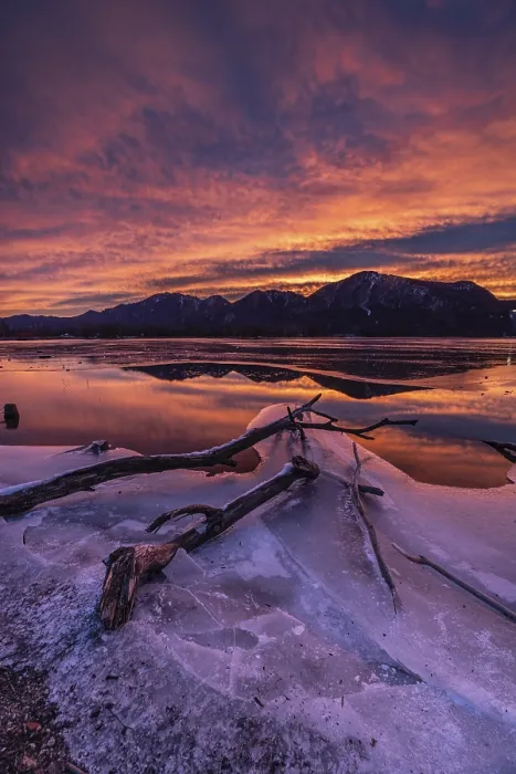 Framed Print : Dawn, mountains reflected in lake