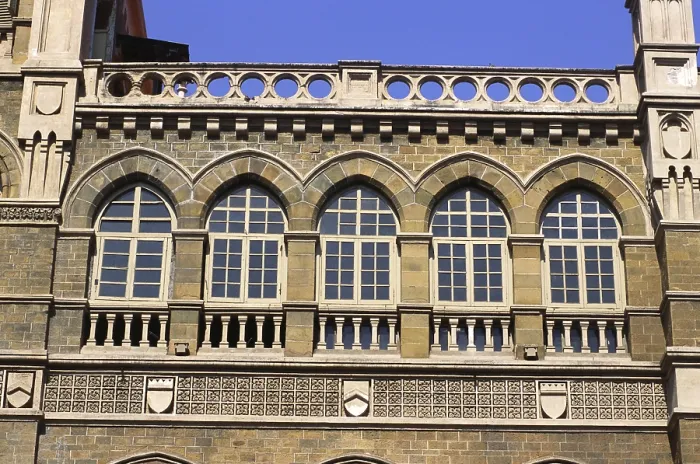 Framed Print : Decorated facade arches and balcony windows of Elphinstone College