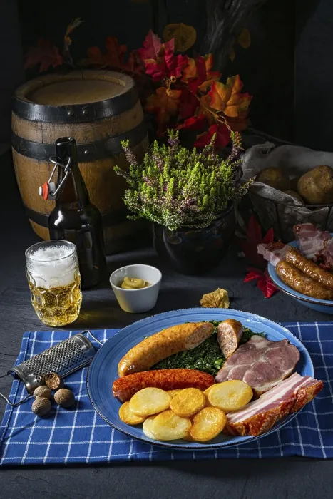 Framed Print : Delicious Oldenburg kale with Pinkelwurst sausage Framed Print : Delicious Oldenburg kale with Pinkelwurst sausage