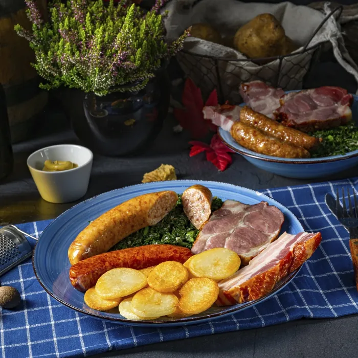 Framed Print : Delicious Oldenburg kale with Pinkelwurst sausage