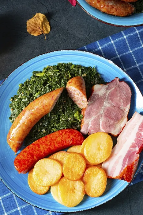 Framed Print : Delicious Oldenburg kale with Pinkelwurst sausage