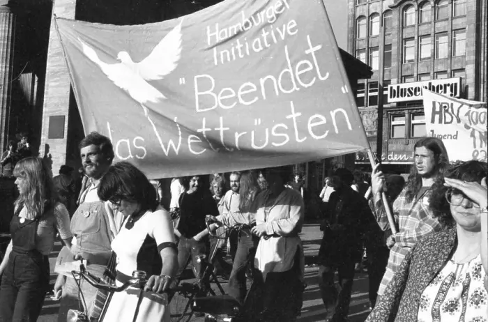 Framed Print : Demonstration of the DGB Youth on Anti-War Day