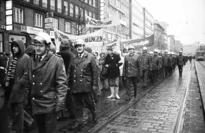 Framed Print : Demonstrations from 1-5 April 1975 in the centre of Hanover