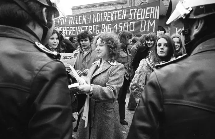 Framed Print : Demonstrations from 1-5 April 1975 in the centre of Hanover