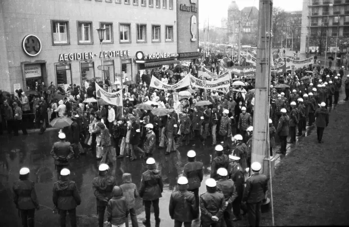 Framed Print : Demonstrations from 1-5 April 1975 in the centre of Hanover