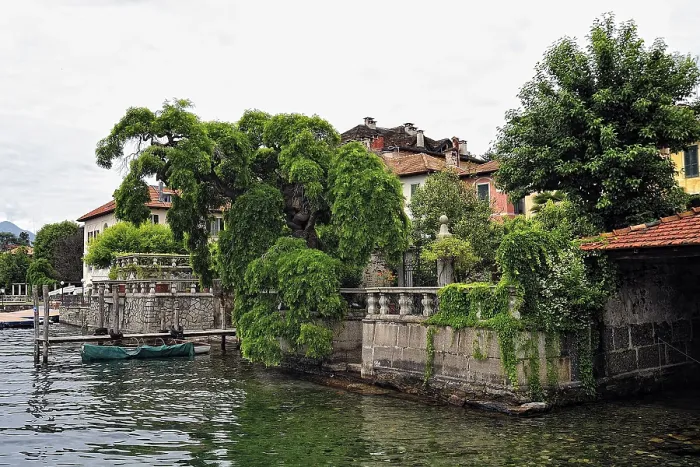 Framed Print : Details of the beautiful Orta San Giulio