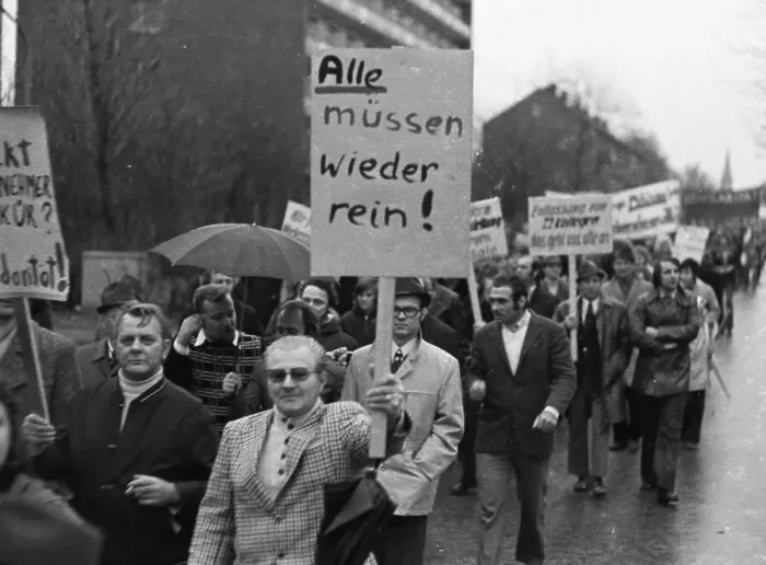 Framed Print : The dismissal of workers at the Mannesmann factory after a spontaneous strike not led by the union provoked protests by