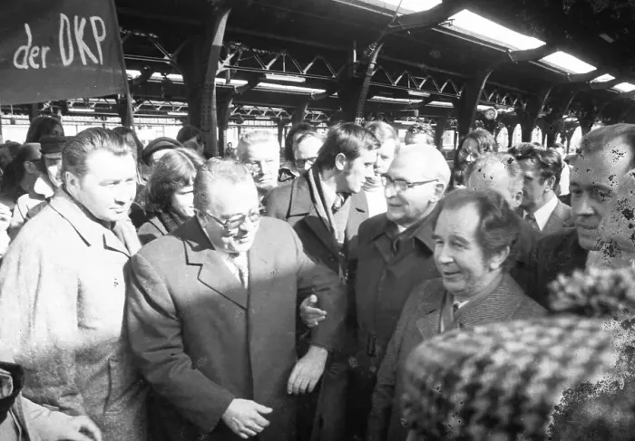 Framed Print : DKP functionaries received a delegation of the Central Committee of the SED on 18 March 1976 on the platform of