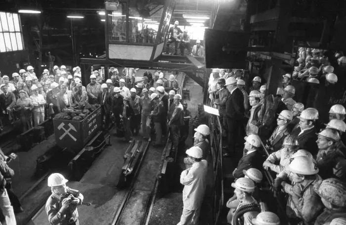 Framed Print : With the last dog the coal mine Waltrop ended its coal feeding in the coalfield on 29 Framed Print : With the last dog the coal mine Waltrop ended its coal feeding in the coalfield on 29