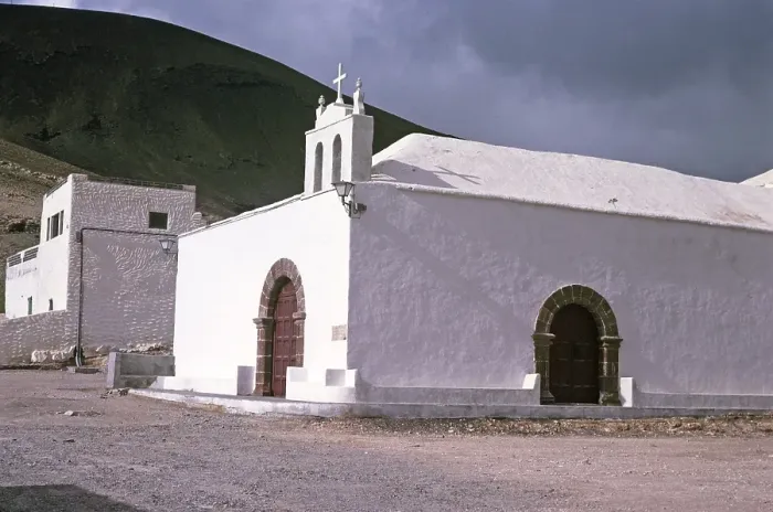 Framed Print : Dorfkirche Ermita de San Marcial del Rubicon, Femes, Lanzarote, Kanarische Inseln, Spanien im Jahr 1979