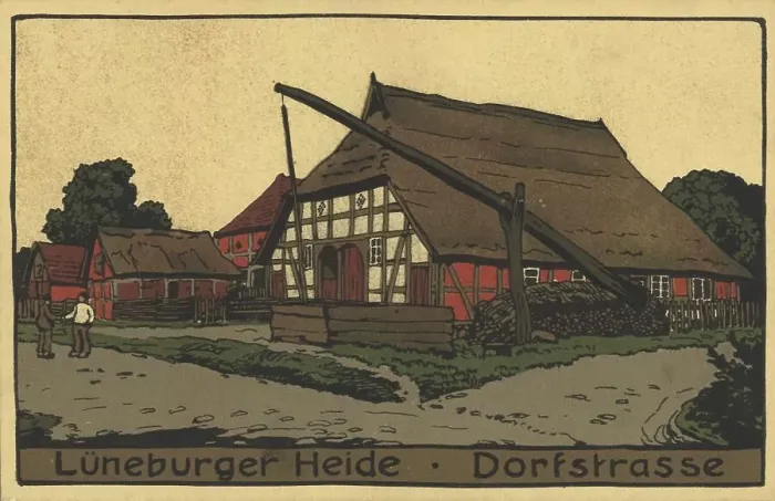Framed Print : Dorfstrasse in der Lueneburger Heide mit Ziehbrunnen