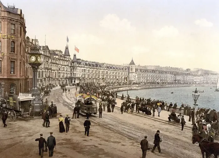 Framed Print : Douglas, Seepromenade, Isle of Man / loch promenade Framed Print : Douglas, Seepromenade, Isle of Man / loch promenade