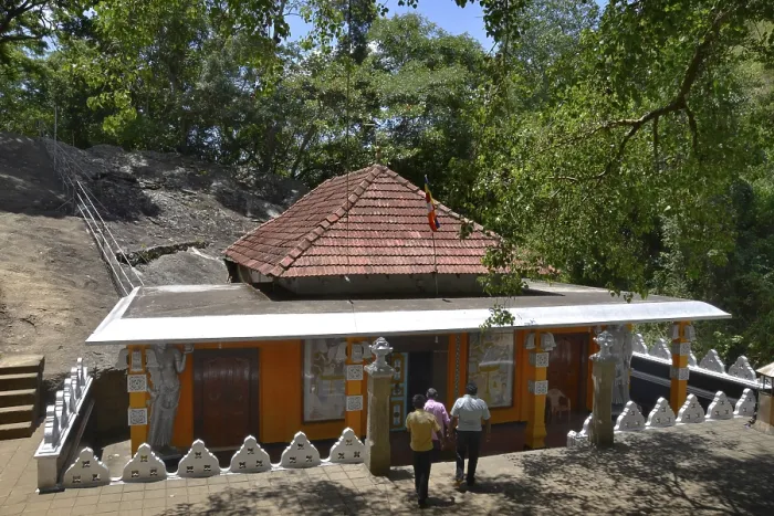 Framed Print : Dowa Temple, Bandarawela, Sri Lanka