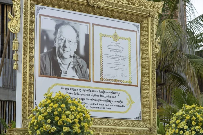 Framed Print : Dr. Beat Richner Memorial, Siem Reap