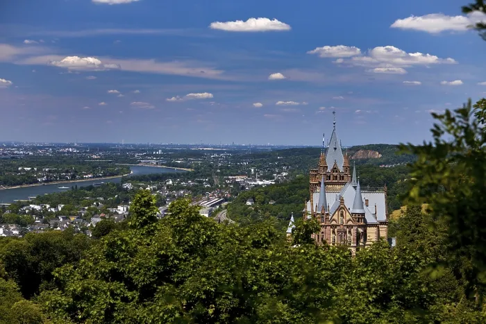 Framed Print : Drachenburg Castle overlooking the Rhine Valley