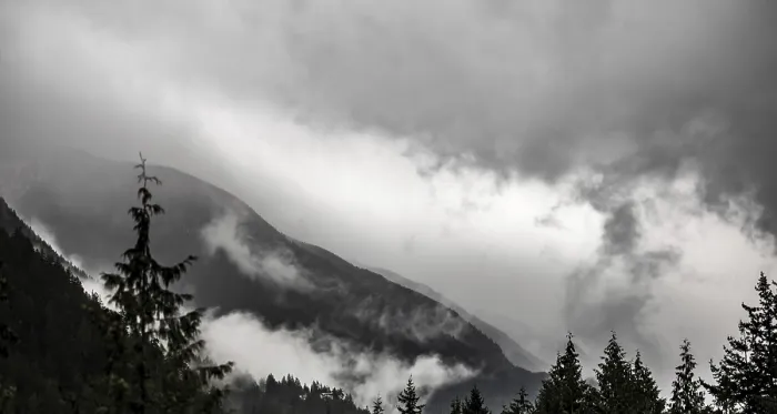 Framed Print : Dramatic mountain scenery with thick fog