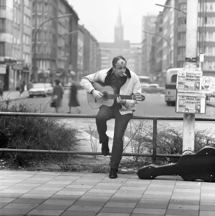 Framed Print : The Duesseldorf singer-songwriter