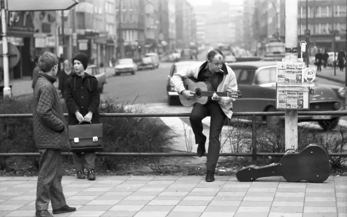Framed Print : The Duesseldorf singer-songwriter