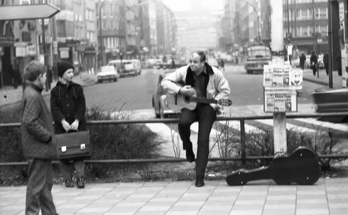 Framed Print : The Duesseldorf singer-songwriter Framed Print : The Duesseldorf singer-songwriter