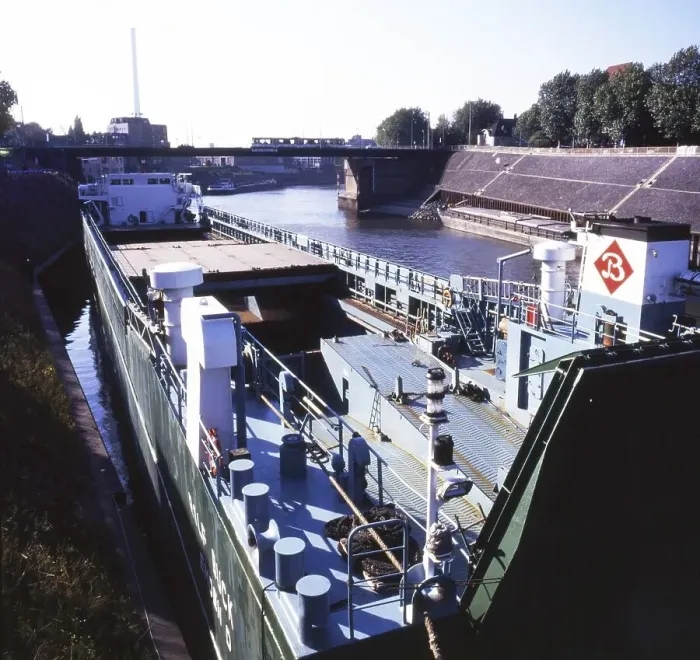 Framed Print : Duisburg: Working in the port of Duisburg on 24