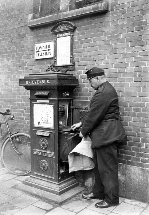 Framed Print : Dutch postman teaches the mailbox, ca