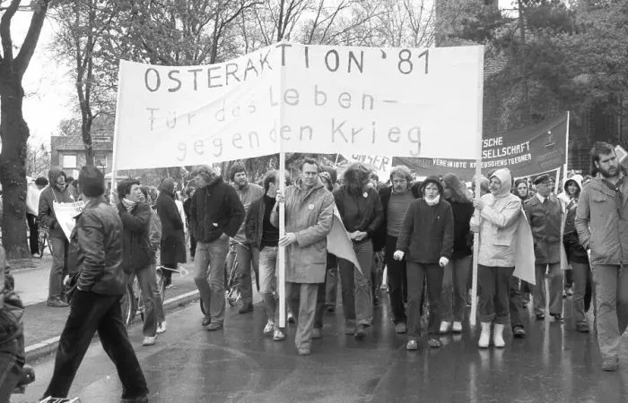 Framed Print : Easter action of the peace movement against nuclear missiles in the Opherdicke district on 19