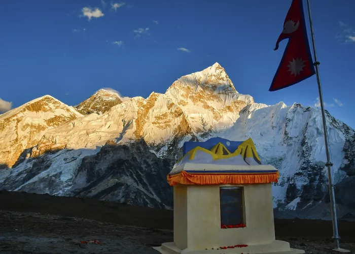 Framed Print : EBC, Nepal - 18th november, 2023: Waving nepalese flag