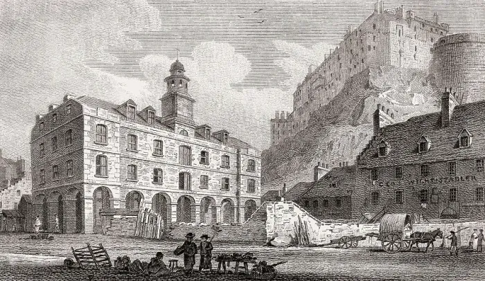 Framed Print : Edinburgh castle from the Vennel