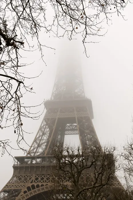 Framed Print : Eiffel Tower in fog, Tour Eiffel