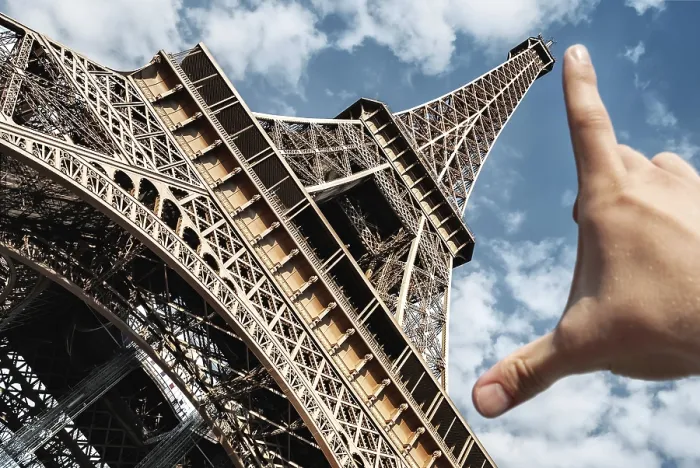 Framed Print : Eiffel tower in Paris on blue sky background wide angle measuring tower palm