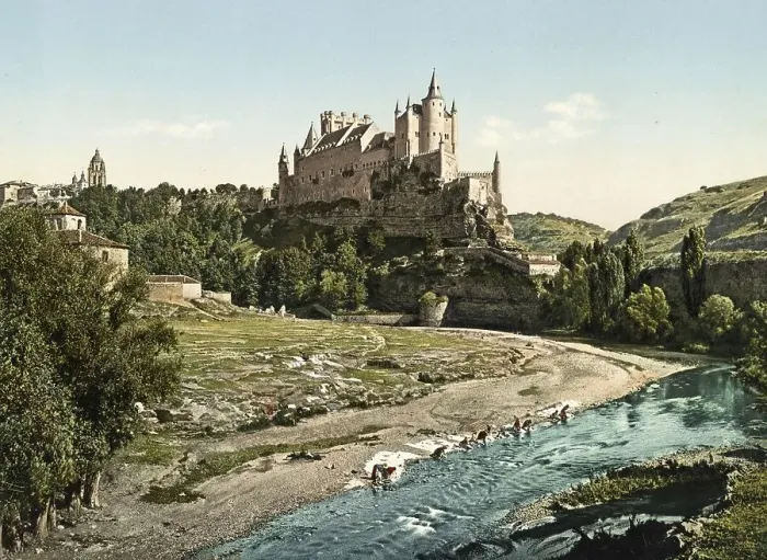 Framed Print : El Alcazar Castle in Segovia, Spain