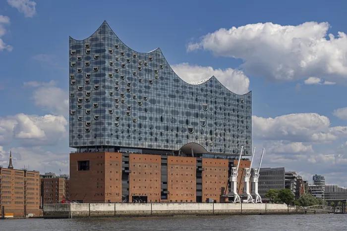Framed Print : The Elbphilharmonie concert hall with its modern architecture against a white-blue sky Framed Print : The Elbphilharmonie concert hall with its modern architecture against a white-blue sky