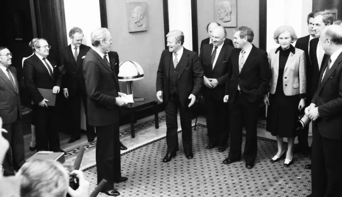 Framed Print : Election, swearing-in and presentation of the Schmidt Cabinet on 05