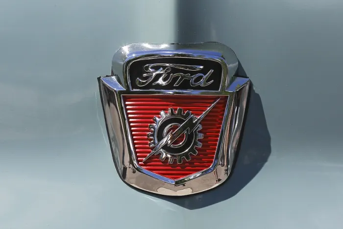 Framed Print : Emblem Ford F 100 Pickup, V8, vintage car Framed Print : Emblem Ford F 100 Pickup, V8, vintage car