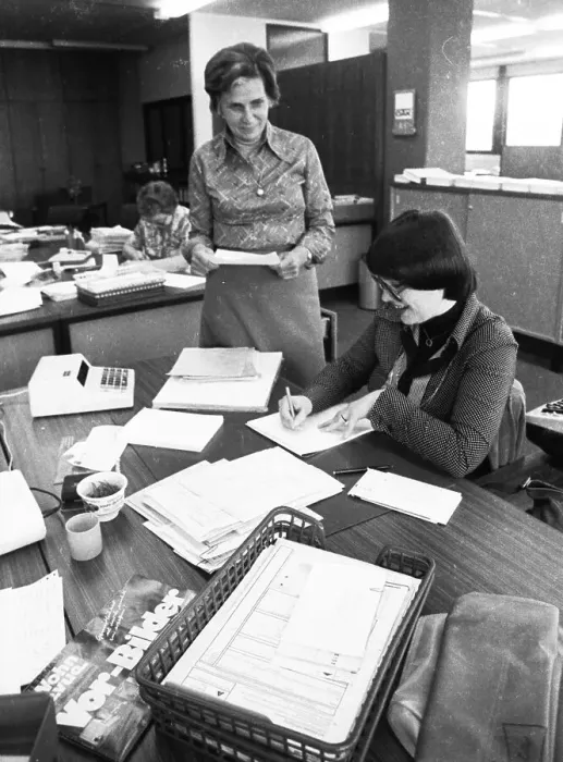 Framed Print : Employee in an accounting department on 24