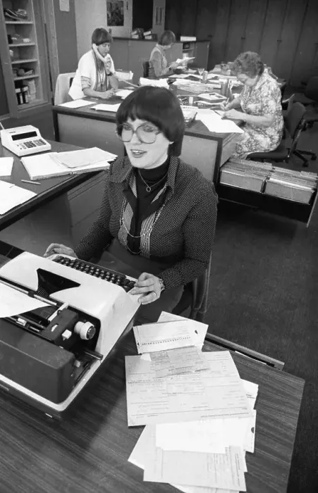 Framed Print : Employee in an accounting department on 24