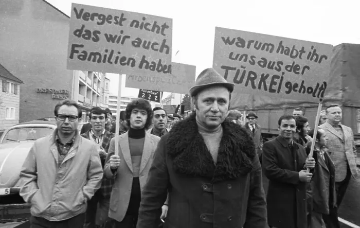 Framed Print : Employees of the Duesseldorf -Reisholz steel Framed Print : Employees of the Duesseldorf -Reisholz steel