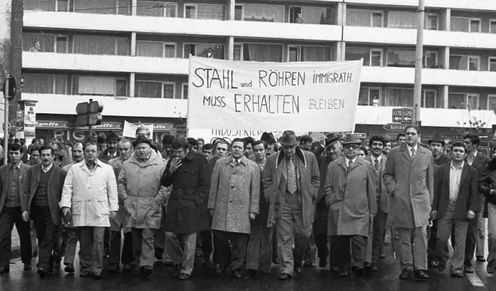 Framed Print : Employees of the Duesseldorf -Reisholz steel
