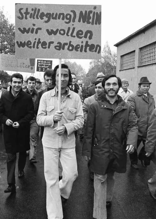Framed Print : Employees of the Duesseldorf -Reisholz steel Framed Print : Employees of the Duesseldorf -Reisholz steel