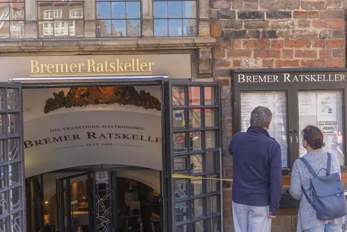 Framed Print : Entrance area of the restaurant Bremer Ratskeller in the town hall