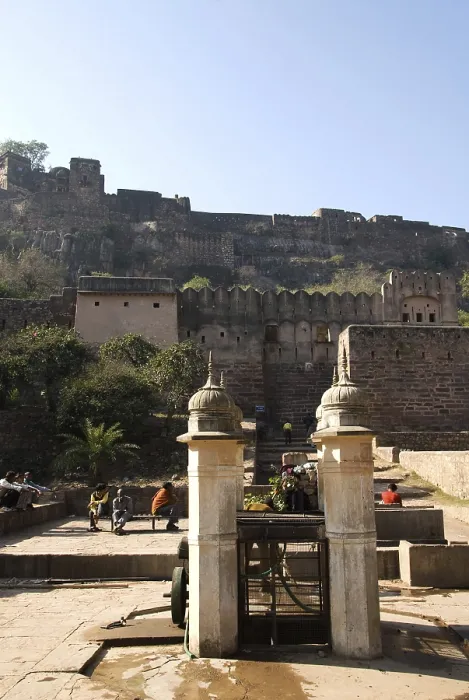 Framed Print : Entrance of fort in ranthambore sanctuary
