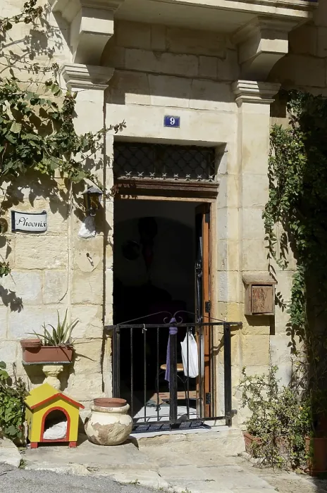 Framed Print : Entrance of a house, old town of Valletta
